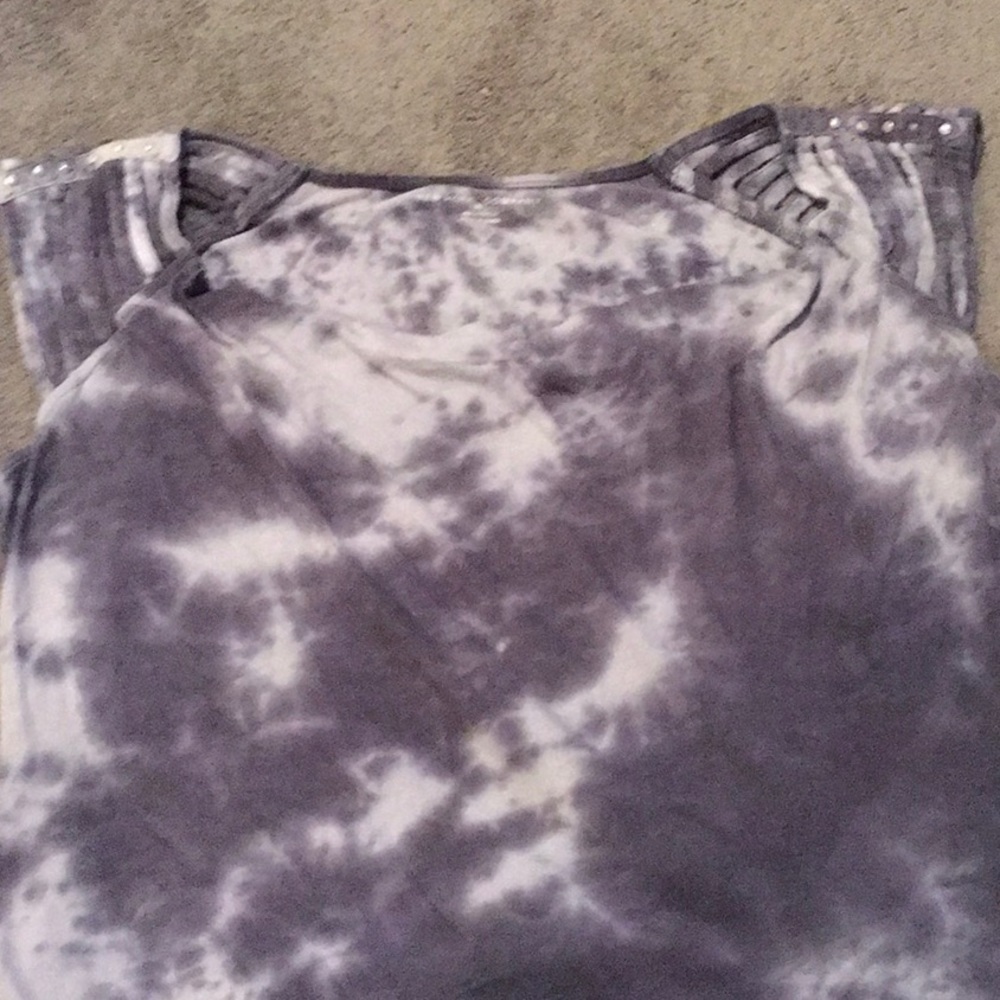 XL gray tshirt